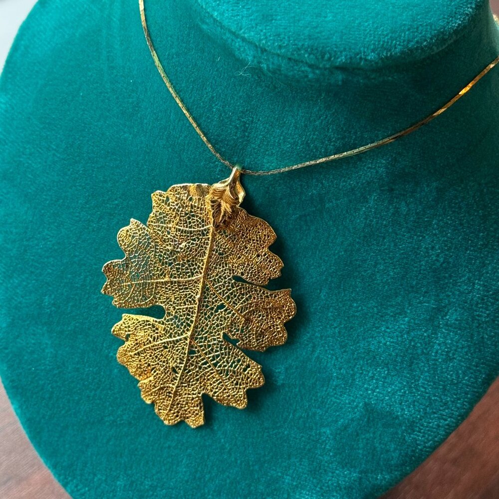 Y2K Metal Leaf Necklace Gold Tone